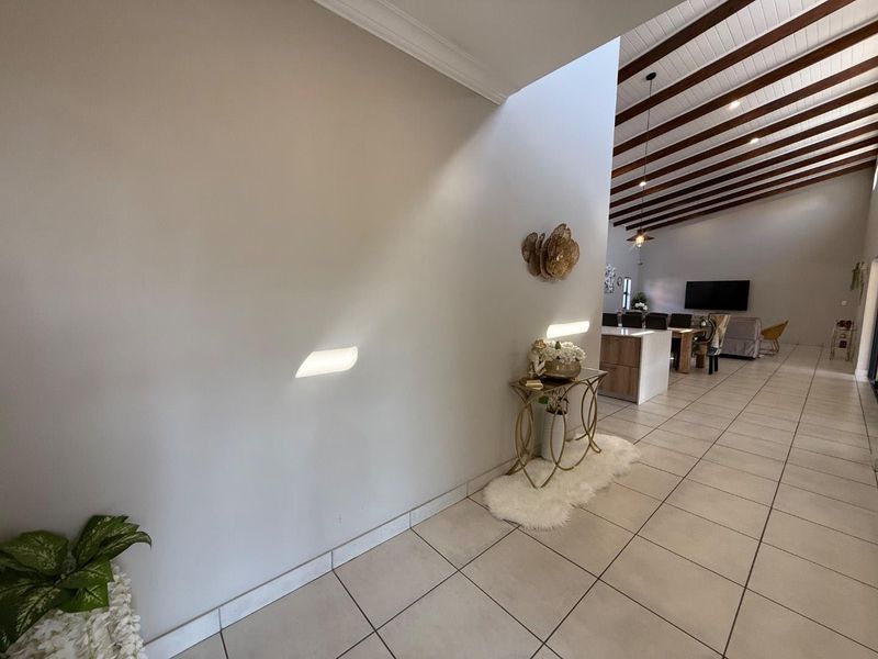 Immaculate Single-Level Home on a Prime Corner Stand - Photo 4