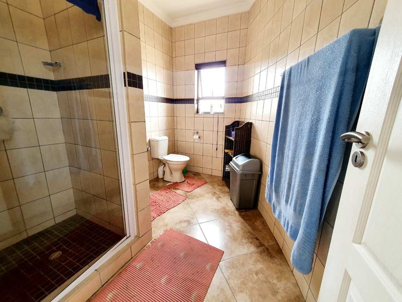 This corner unit offer you a real lock-up-and-go! - Photo 9