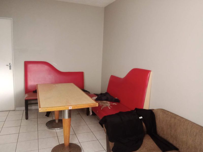 Charming Apartment with Prime Location and Great Investment Potential - Photo 6