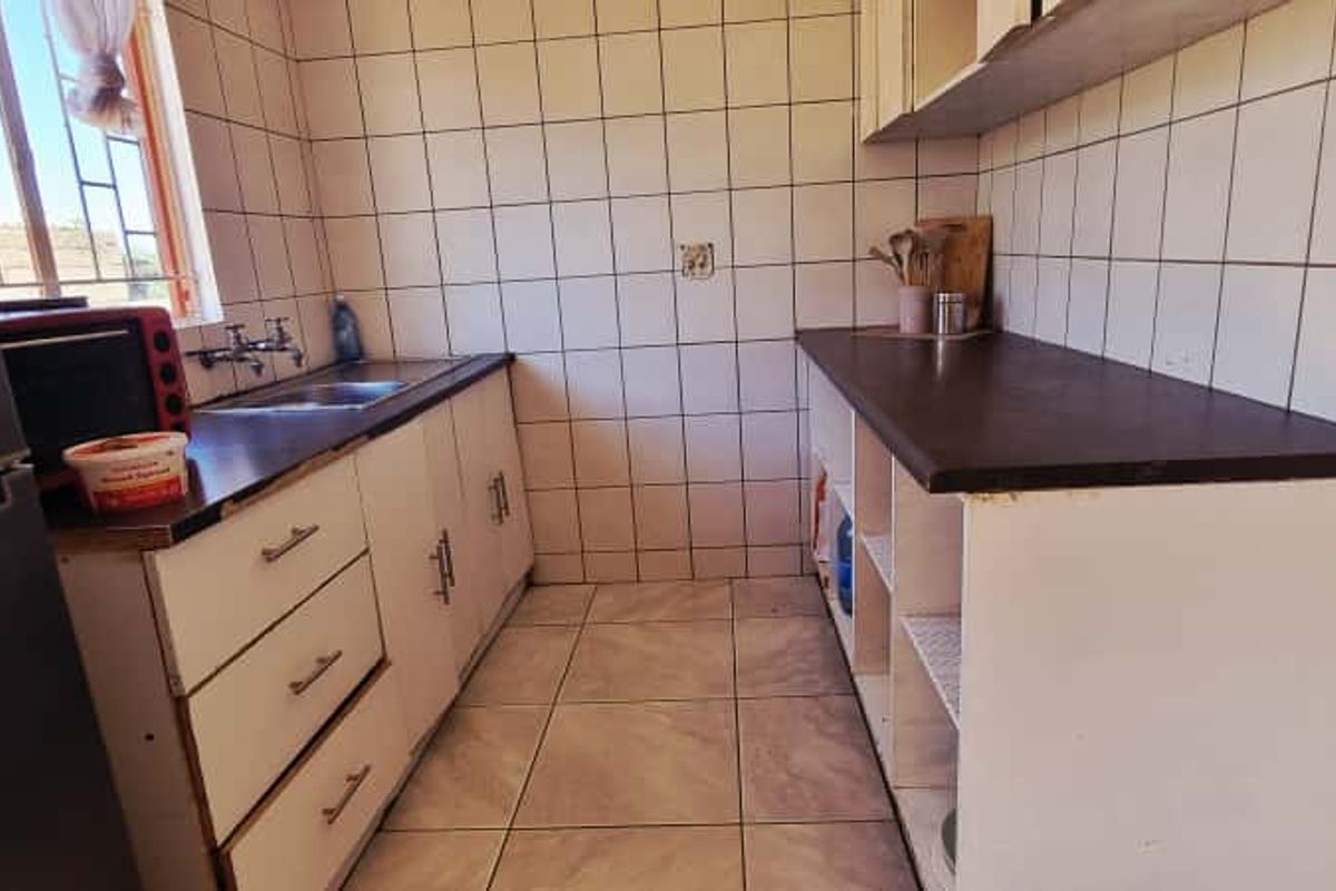 Goreangab 5 bedroom house - Photo 3