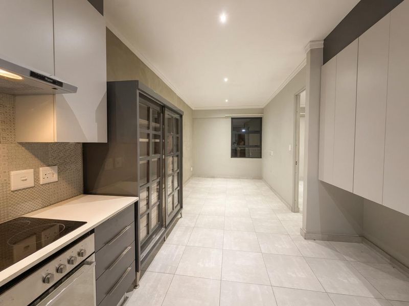 I Q Brooklyn - Modern 1 Bed, 1 Bath Apartment | Available Immediately - Photo 4