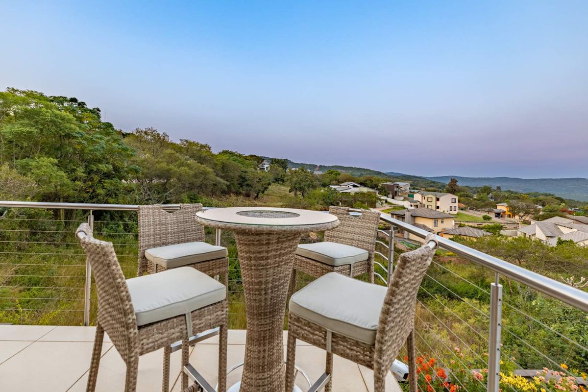 Stunning home in a Safe and Secure Estate with beautiful views. - Photo 5