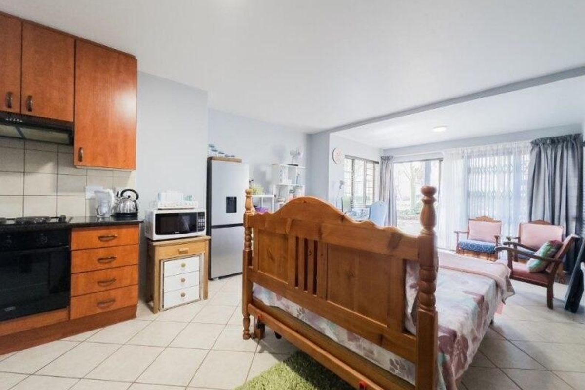 Spacious bachelor ground unit in Oukraal Estate - Photo 3
