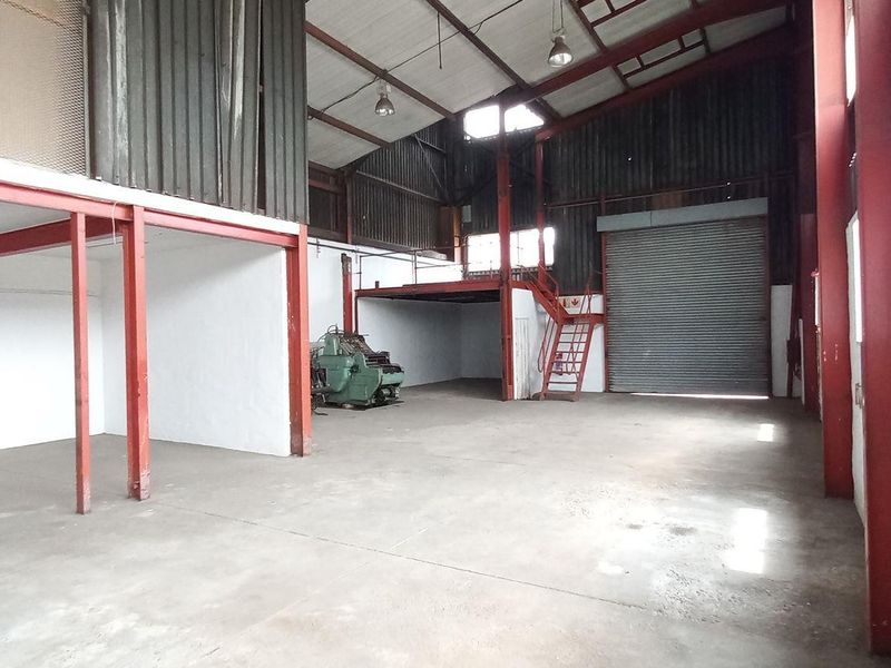 371m2 Dunswart industrial warehouse to let - Photo 3