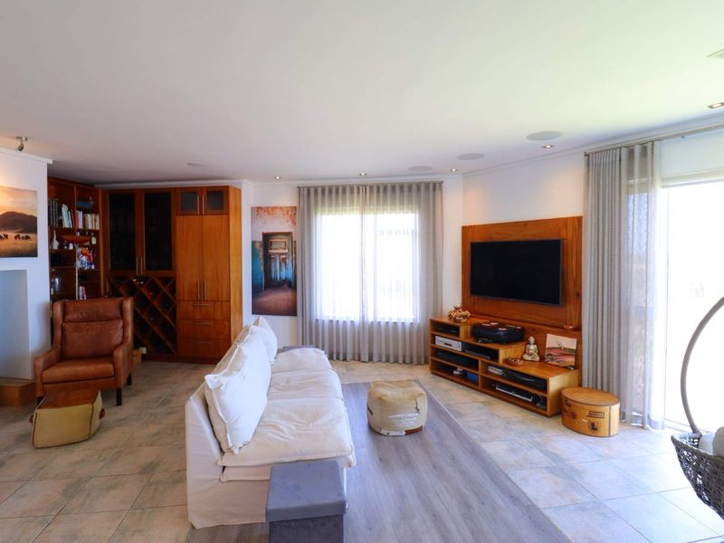 Luxury Sea View Penthouse for Sale in Swakopmund, Namibia – Prime Beachfront Location - Photo 9