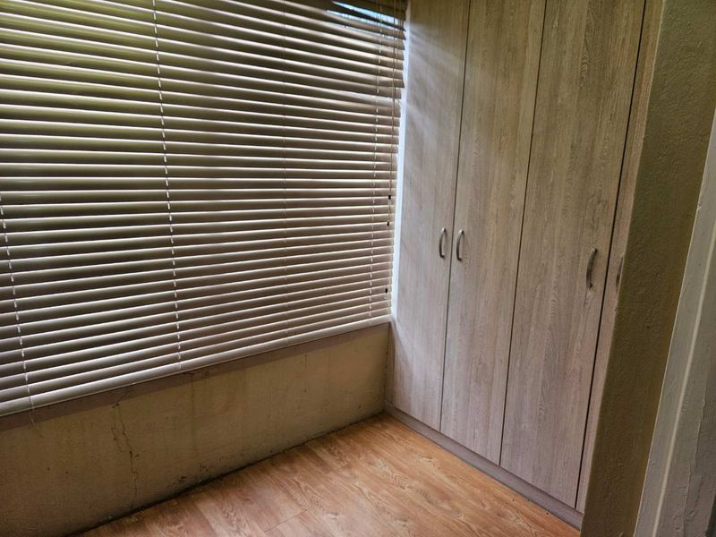 Ready to move in! - Photo 10