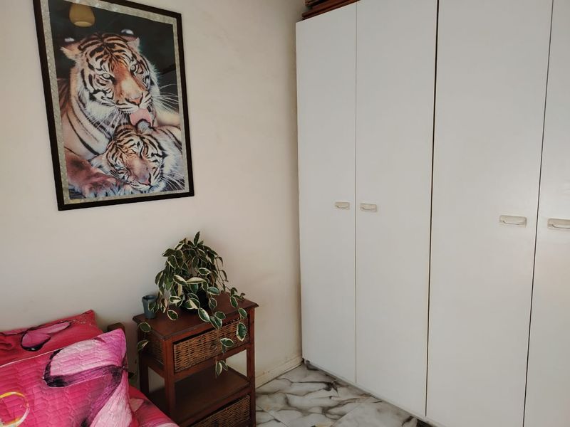 Charming Gem in South Hills - Photo 10