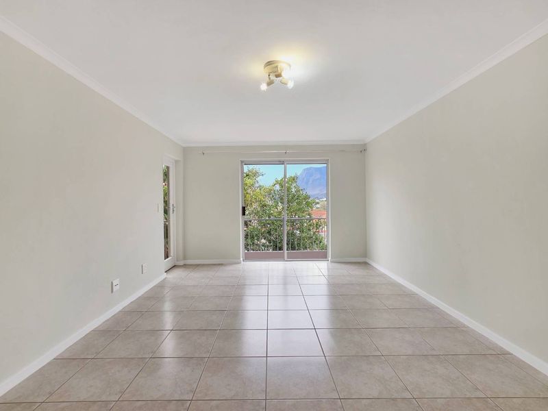 2-Bedroom Apartment in Gardens - Photo 3