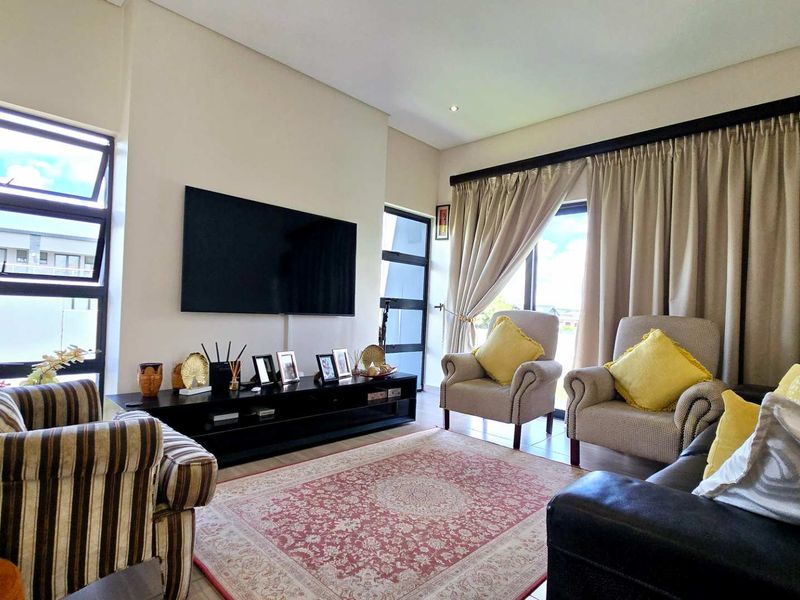 Elegant Double-Storey Home for Sale in The Hills Game Reserve Estate - Photo 8
