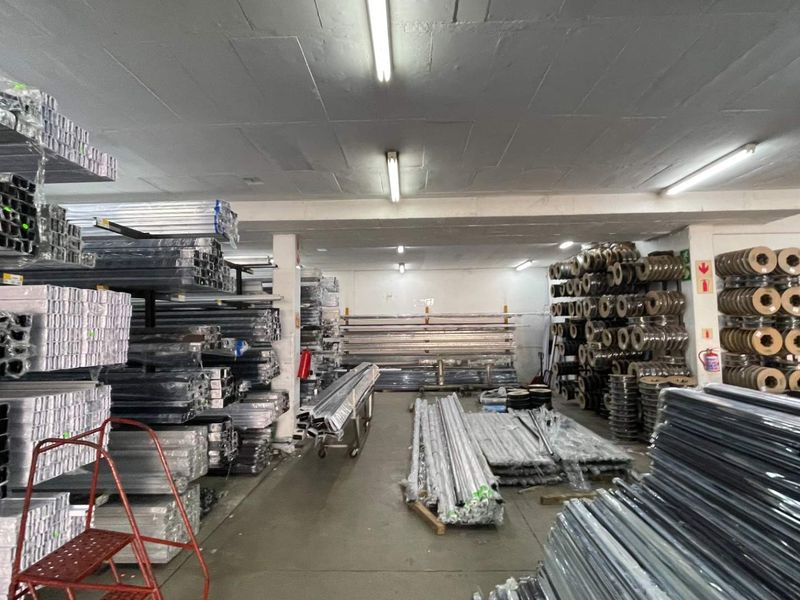 Prime 1,083m2 Ground Floor Warehouse | Stanhope Place | Springfield Park - Photo 6