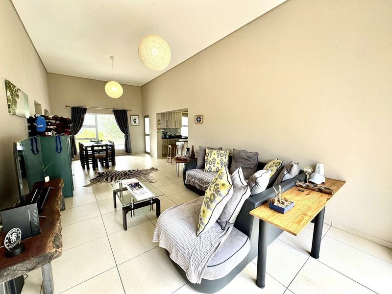 3 Bedroom House For Sale in Elisenheim - Photo 2