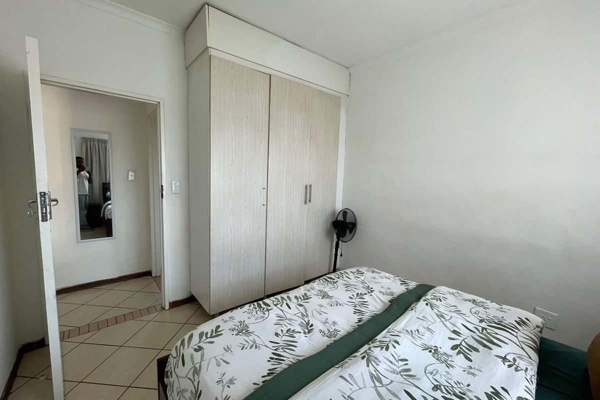 ✨ Modern 3-Bedroom Simplex for Sale – Secure Estate Living! - Photo 5