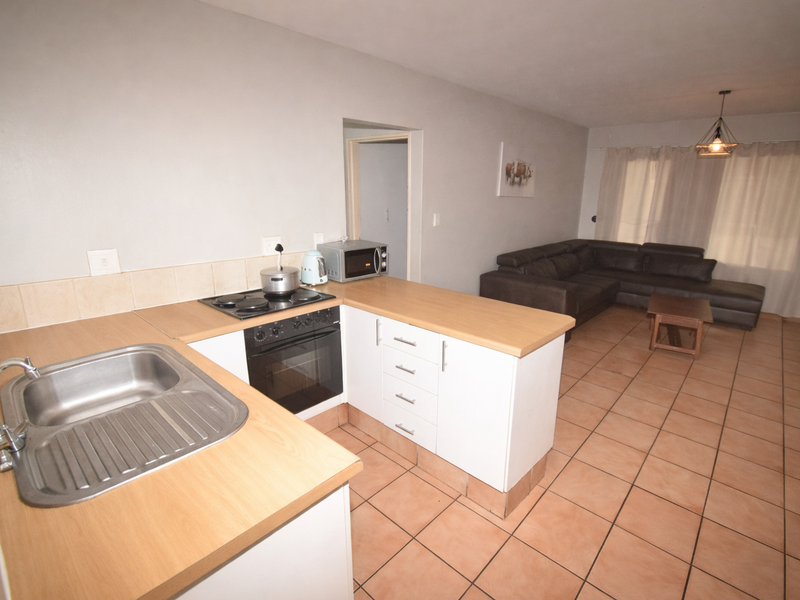 Ground Floor Unit in Secure Complex - Photo 5
