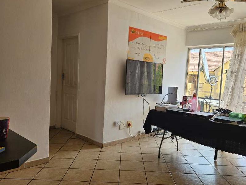 2 bedroom townhouse in the heart of winternest, akasia - Photo 6