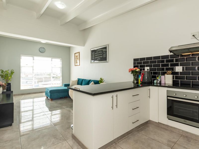 Lock up and go , Secure Undercover Parking - Photo 2