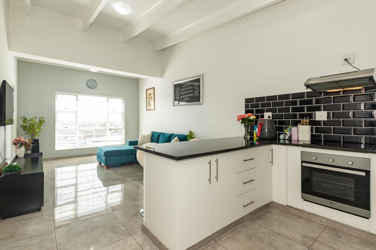 Lock up and go , Secure Undercover Parking - Photo 2