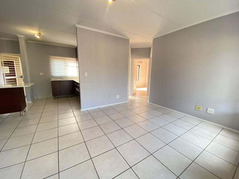 Garden Unit Living with Space, Security & Convenience in Glenvista - Photo 10