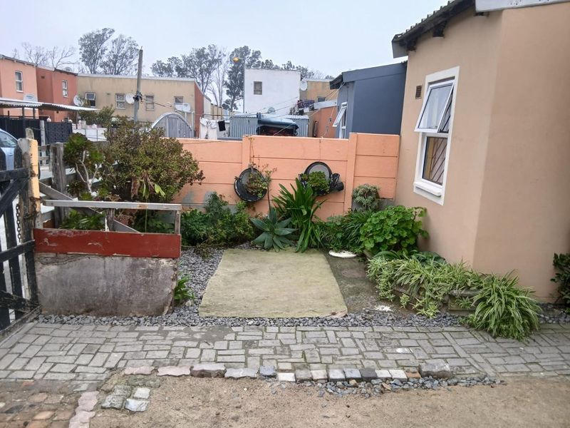 Charming 2-Bedroom Semi-Detached House in New Beginning - Photo 3