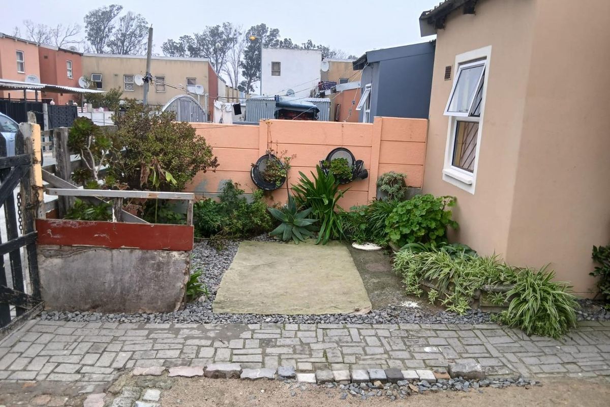 Charming 2-Bedroom Semi-Detached House in New Beginning - Photo 3