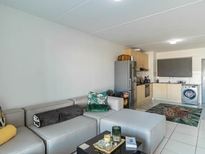 2 bed 2 bath ground floor unit - Photo 2