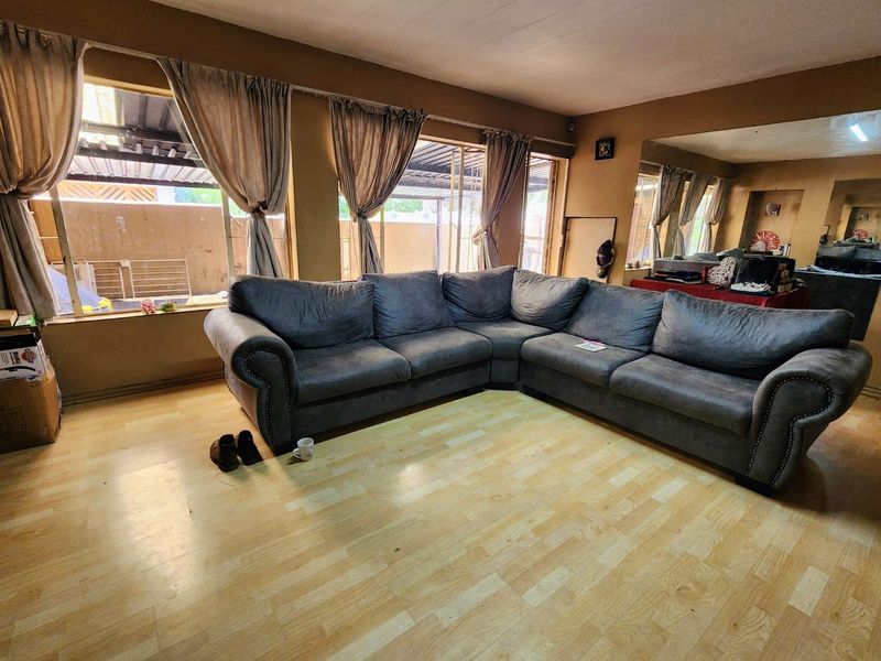 Unbeatable Triple-Income Investment: R26,000 Monthly Potential in One Prime Location - Photo 3