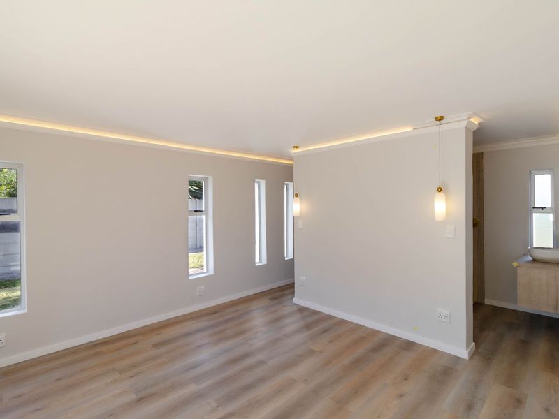 Where Mountain Views Meet Modern Family Living - Photo 9