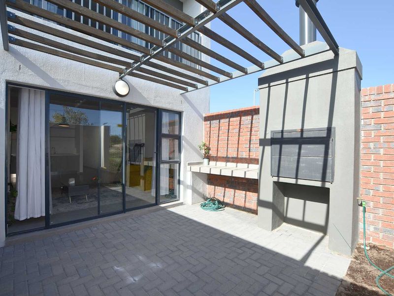 Modern Townhouse For Sale - Photo 4