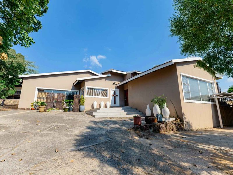 Exceptional Investment Estate with Multiple Income Streams - Photo 3