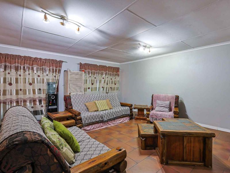 Spacious & Perfectly Positioned - A Peaceful Retreat in a Well-Maintained Complex - Photo 8