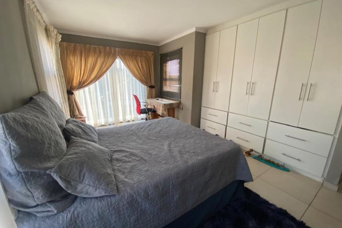 6 Bedroom house for sale in Theresapark ThornBrook Golf Estate - Photo 5