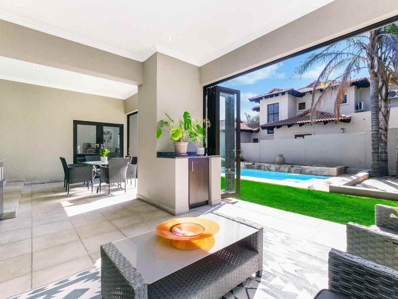 3 Bedroom House For Sale in Dainfern - Photo 3