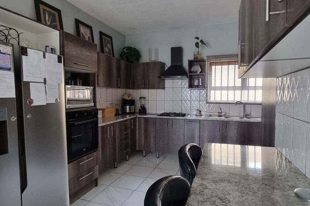 Khomasdal near fire brigade house for sale - Photo 4