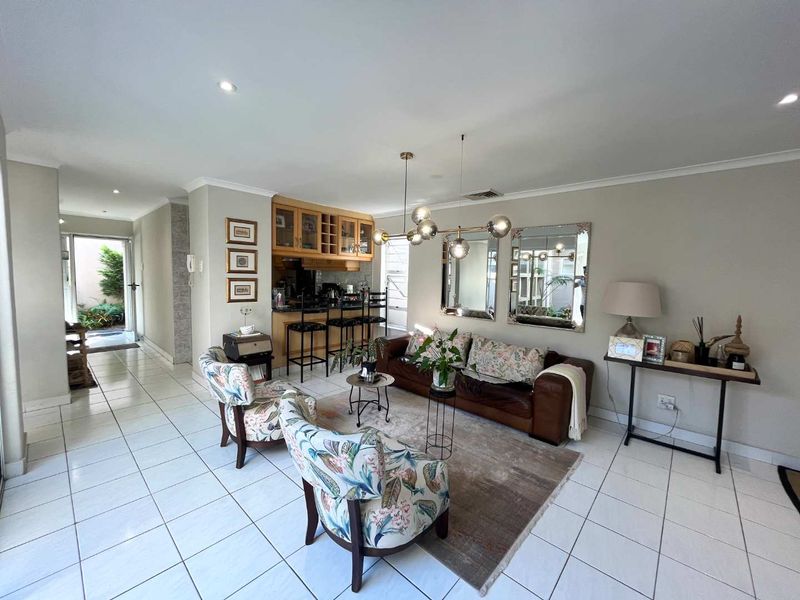 Hendra : 3-Bedroom Simplex | Safe, Central – An Umgeni Park Gem! - Photo 2