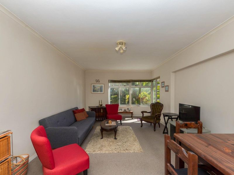 Two bedroom apartment in Green Point - Photo 3
