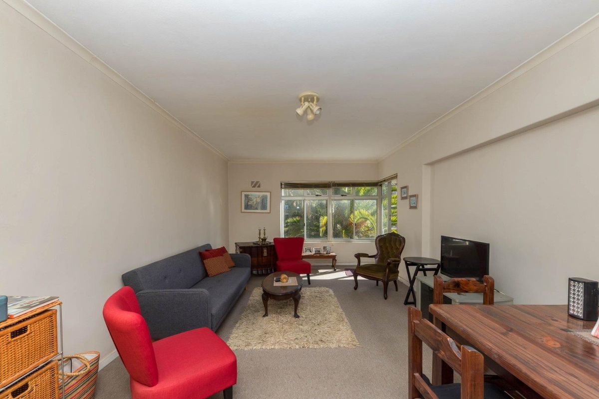 Two bedroom apartment in Green Point - Photo 3