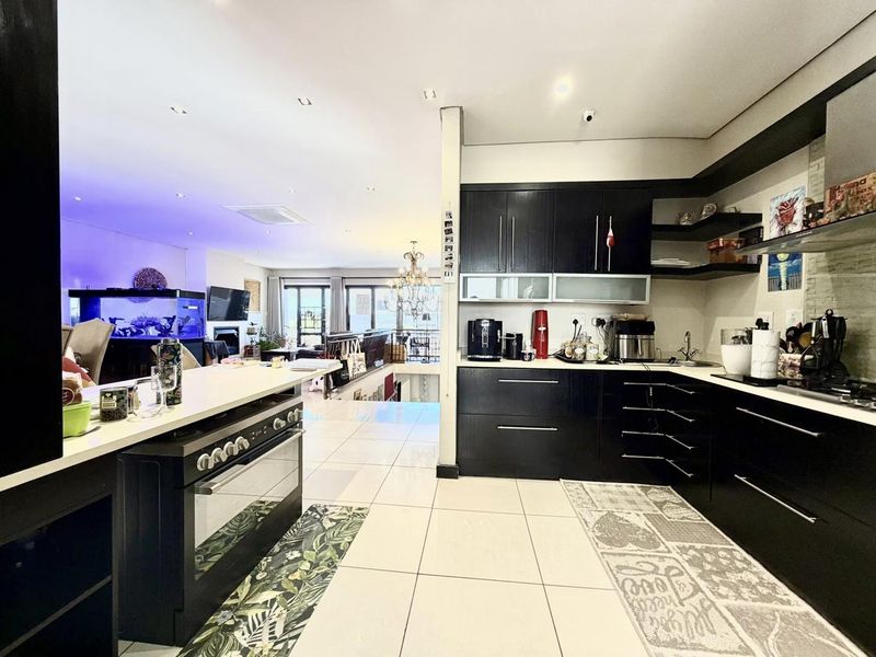 4 Bedroom House For Sale in Luxury Hill - Photo 8
