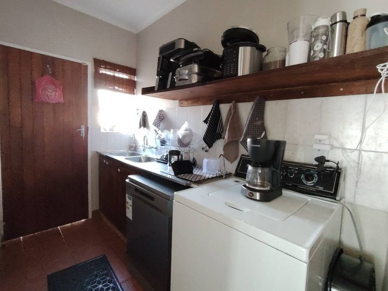 NEAT 2 BEDR 2 BATHR DUET IN HIGHVELD - Photo 7