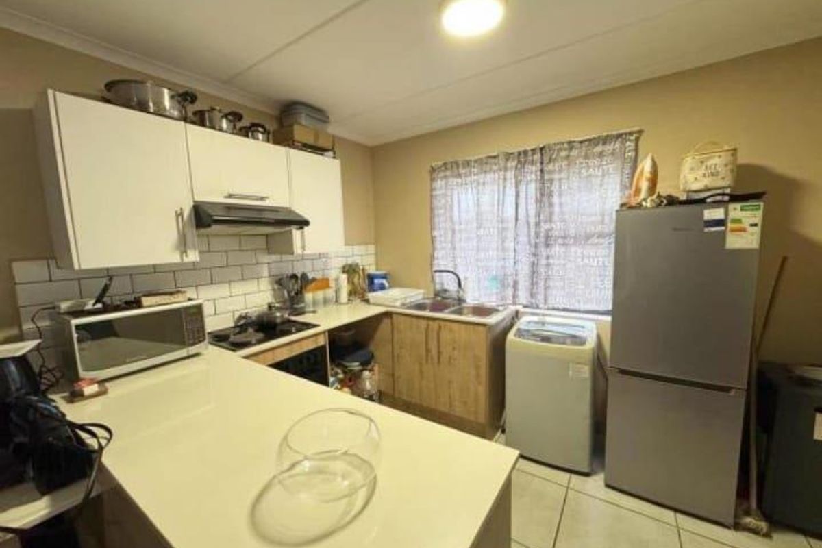 A GROUND FLOOR APARTMENT - Photo 3