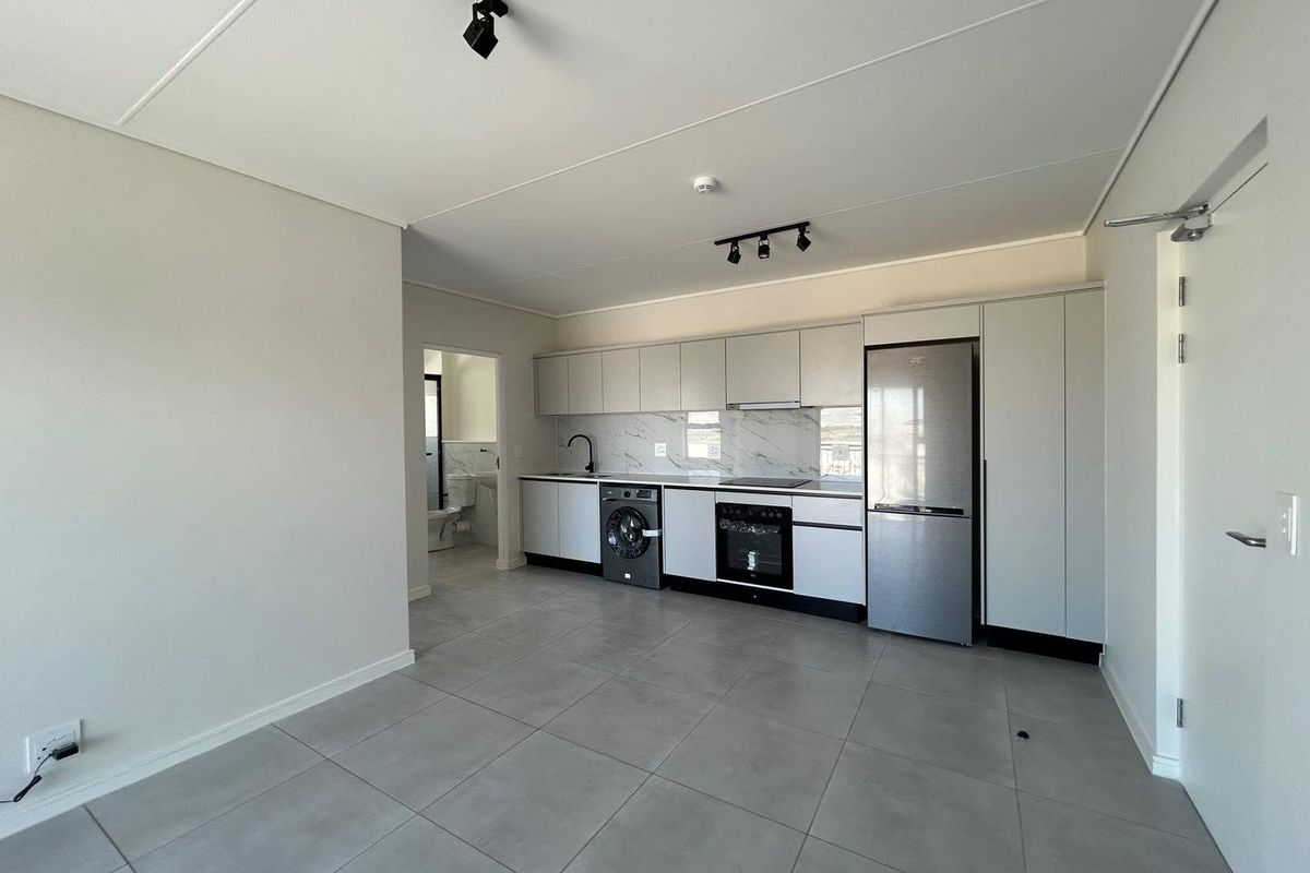 Modern 1-Bedroom Apartment in Suikerbos Estate, Sandown - Photo 2