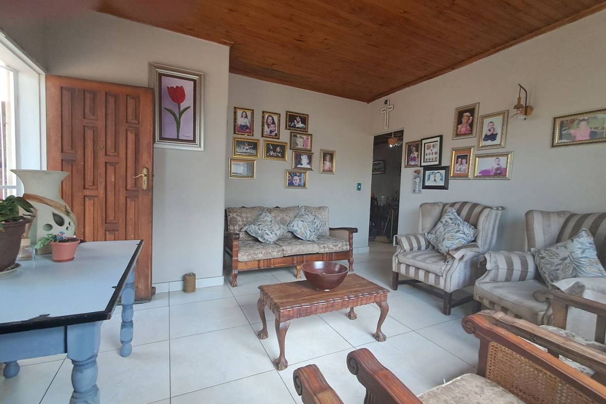 3 Bed, 2 bath House, East Lynne - Photo 2