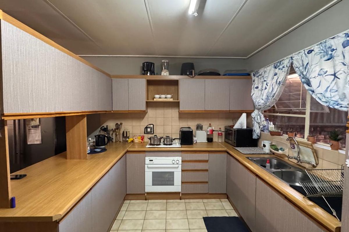 Townhouse for Sale in New Park - Photo 5