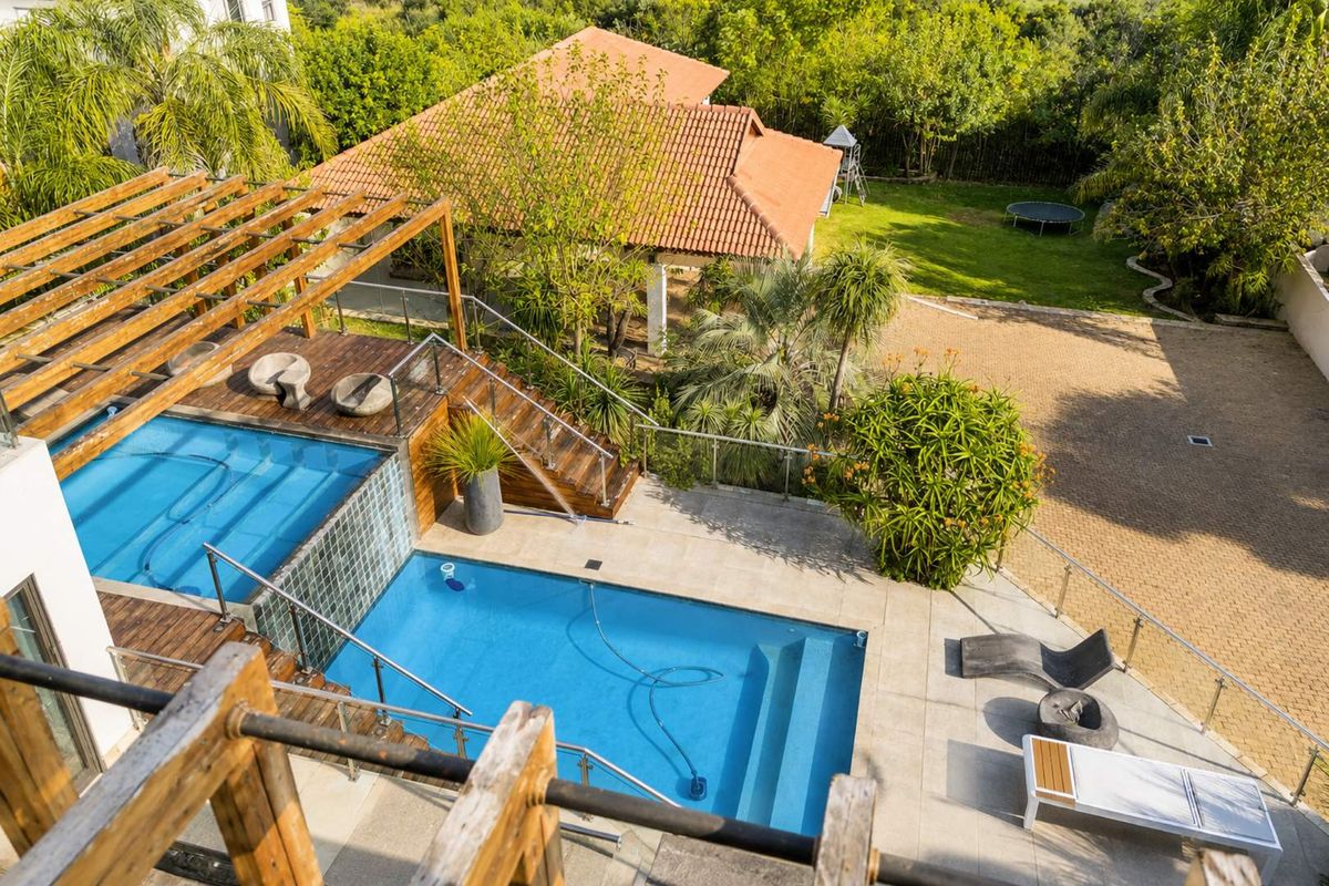 Luxury Awaits: Birdwood Estate with Separate Flatlet - Photo 2