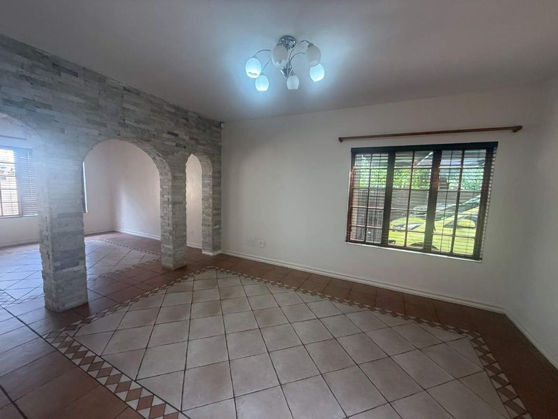 Spacious, Immaculate Duplex Townhouse Bordering Florida Park - Photo 7