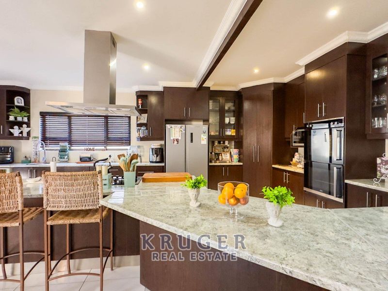 A HOME THAT WHISPERS LUXURY - Photo 7