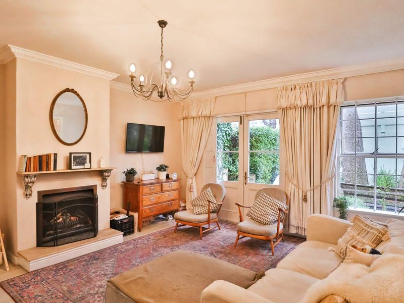 Stylish and Spacious 3-Bedroom Home in Prime Kenilworth Upper - Photo 4