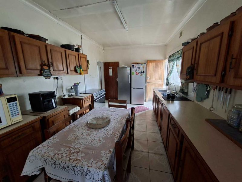 3 Bedroom Home with Flatlet for Sale - Photo 4
