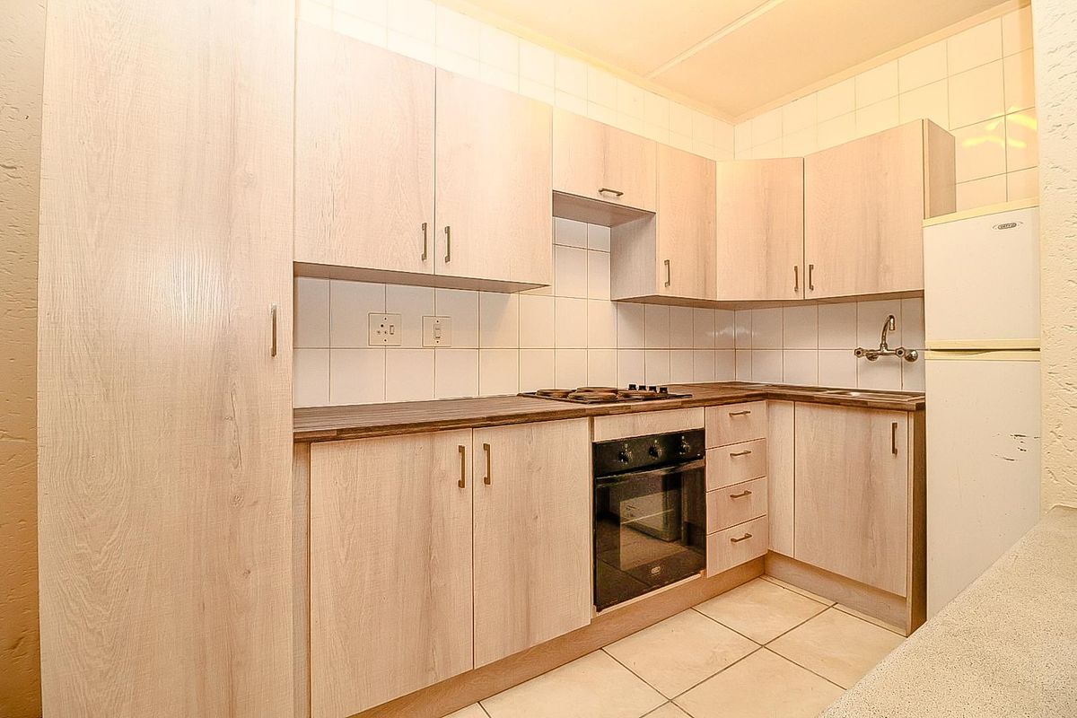 Lock Up and Go Garden Apartment! - Photo 3