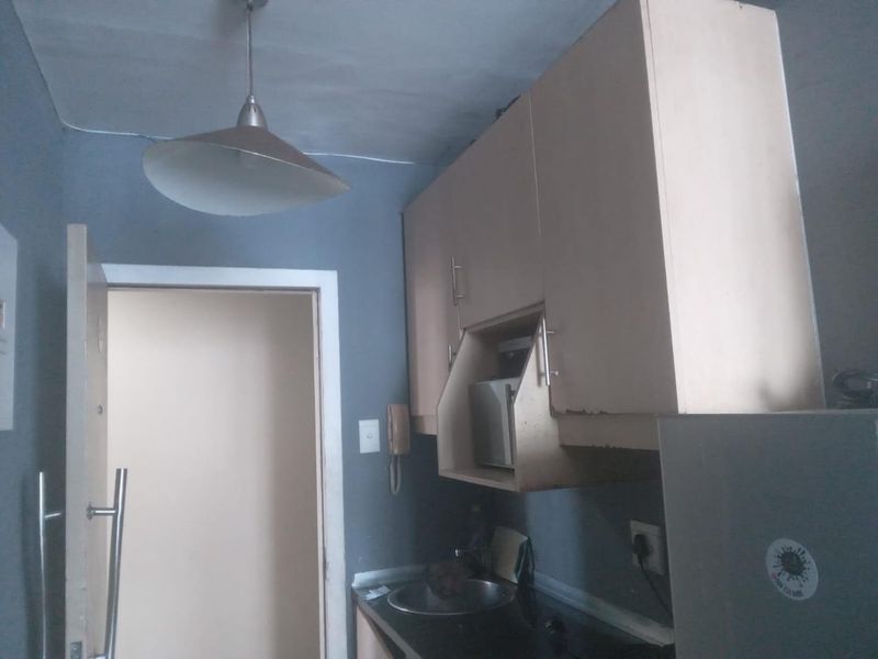 Bachelor Apartment For Sale In Berea Centre - Photo 4