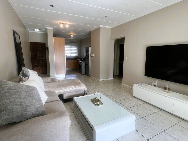 Your Sunny First-Floor Escape at The Corners - Photo 10