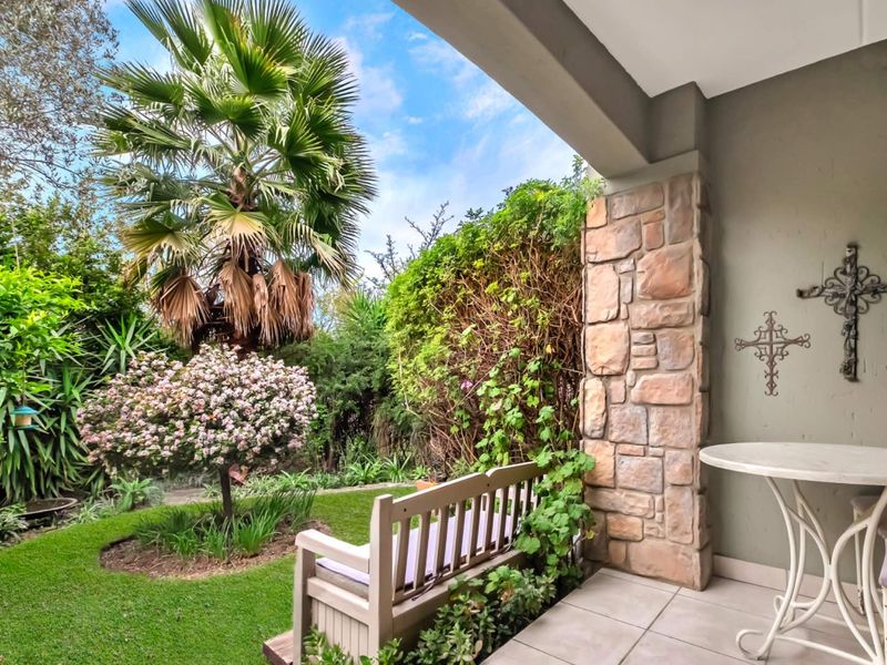 DELIGHTFUL GROUND FLOOR APARTMENT -IN A FABULOUS BROADACRES LOCATION - Photo 8